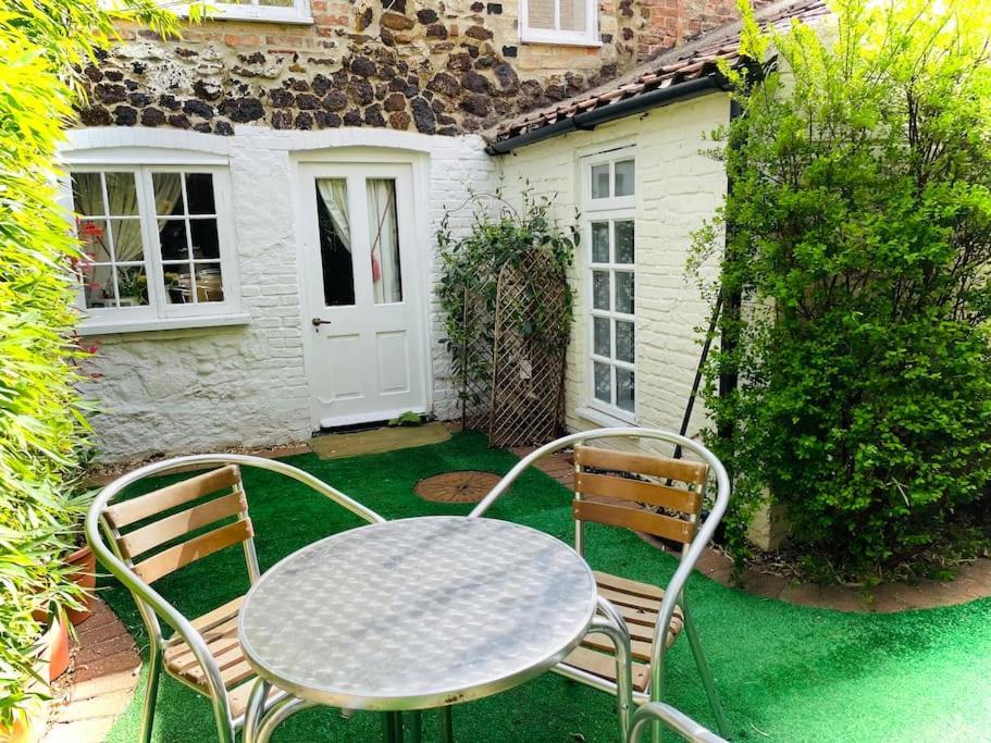 The Beehive, Ground Floor Apartment In Norfolk, No Shared Amenities ดาวแน็ม มาร์เก็ต ภายนอก รูปภาพ