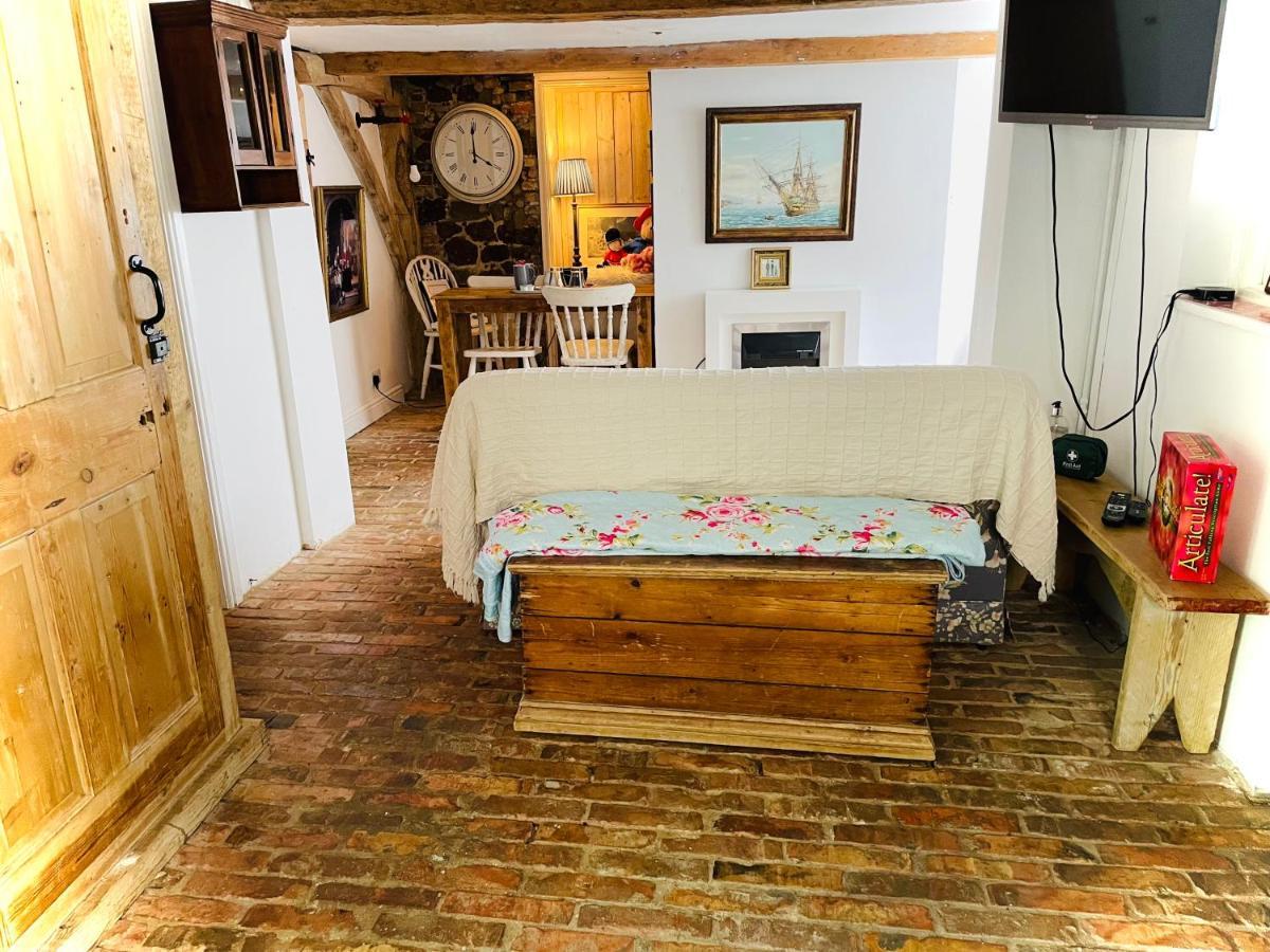 The Beehive, Ground Floor Apartment In Norfolk, No Shared Amenities ดาวแน็ม มาร์เก็ต ภายนอก รูปภาพ
