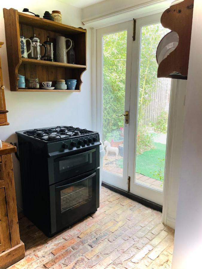 The Beehive, Ground Floor Apartment In Norfolk, No Shared Amenities ดาวแน็ม มาร์เก็ต ภายนอก รูปภาพ